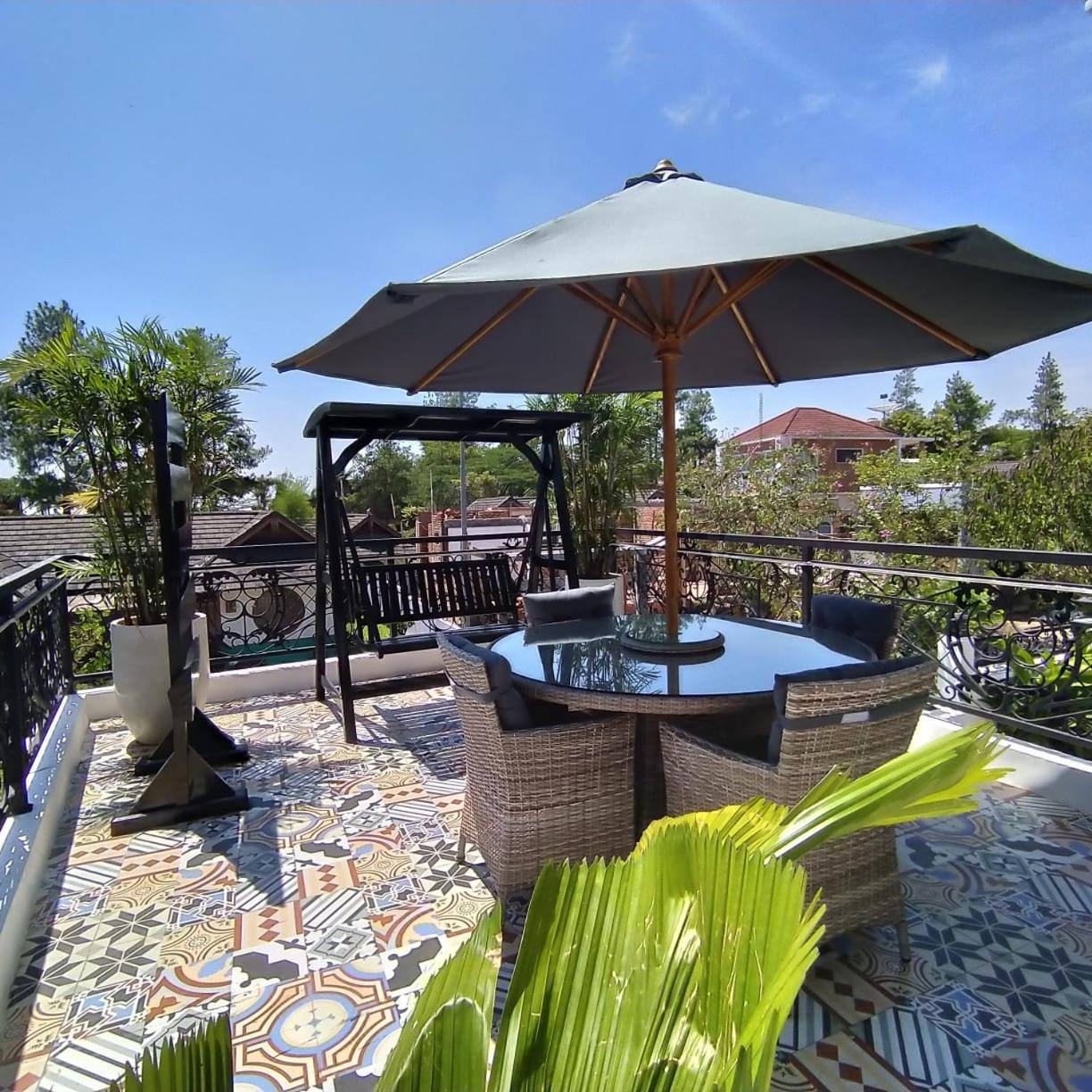 Villa Kota Bunga Malini 7 Cinengangirang Exteriér fotografie