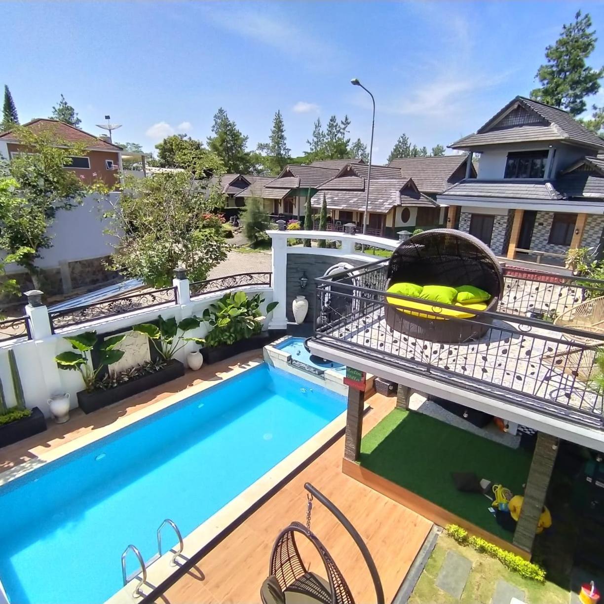 Villa Kota Bunga Malini 7 Cinengangirang Exteriér fotografie
